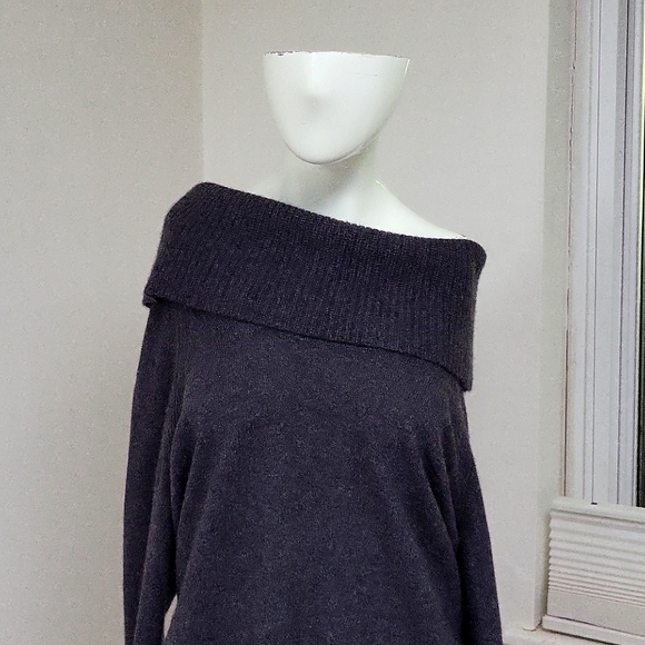 Lord & Taylor Sweaters - LORD AND TAYLOR  GRAY CASHMERE SWEATER LUXURIOUS